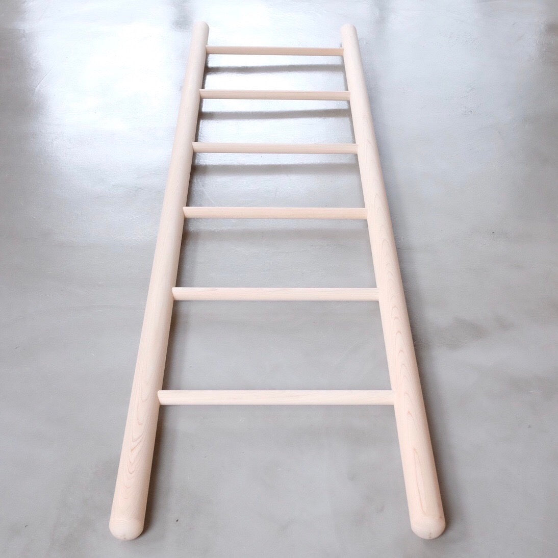 【青山店限定】梯子 HINOKI CYPRESS LADDER